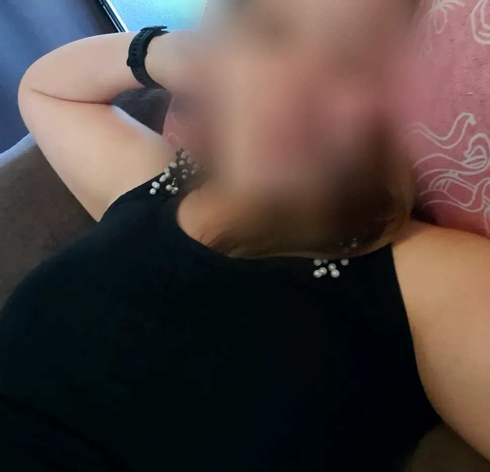Emma, 37