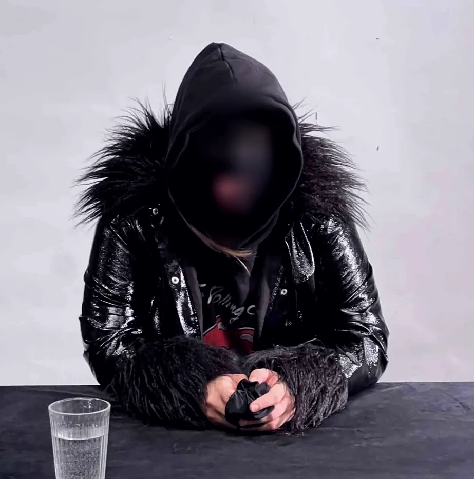 Esila, 21