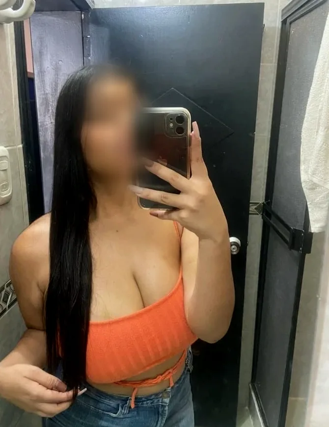 Suzanne, 29